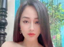 Ảnh sao 14/9: Mai Phương Thúy mặc trễ nải