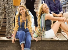 'Mamma Mia': Sức sống của nhạc ABBA không chỉ có 'Happy New Year'