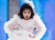 Mẫu 6 tuổi được Xuân Lan khen