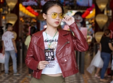 Mẫu nhí mặc crop top, trang điểm đậm casting ở Đà Nẵng