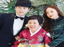 Mẹ Goo Hara: 'Bất đắc dĩ mới phải bỏ rơi con'