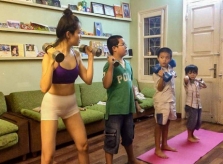 Mẹ Hà Nội rèn con kiểu nhà binh