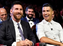 C. Ronaldo chưa từng bầu Messi vào top ba hay nhất
