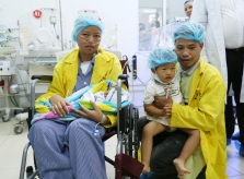 20 ngày sau sinh, người mẹ ung thư bất ngờ được gặp con