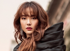 Minh Hằng biến hóa với street style