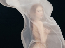 Minh Hằng bán nude mừng tuổi 33