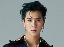 Vừa từ Việt Nam về, Mino (Winner) bị ném đá vì theo dõi trang ấu dâm