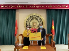 Nam A Bank mang món quà trung thu ý nghĩa đến trẻ em vùng dịch