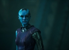 Vẻ gợi cảm của mỹ nhân đầu trọc da xanh trong 'Avengers'