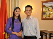 Chồng chưa cưới kỷ niệm 10 năm gặp Ngọc Hân