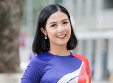 Ngọc Hân biến cửa hàng quần áo thành 'ATM gạo'