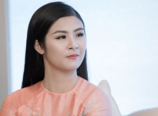 Ngọc Hân giới thiệu bộ sưu tập mới tại 'Duyên dáng Việt Nam 30'