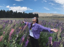 Phong cách thời trang du lịch giản dị của ‘ngọc nữ’ Hà Tăng