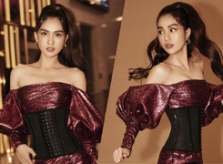 Ngọc Trinh mặc corset đi tiệc