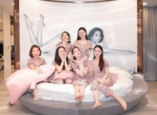 Ngọc Trinh, Phượng Chanel mở tiệc ngủ