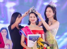 Người đẹp Hạ Long 2020 bị chê như quý bà lúc đăng quang