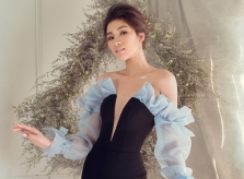 Nguyễn Thị Thành sexy với váy xẻ ngực sâu