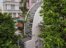 Nhà ống TP HCM có mái cong