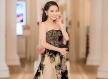 Nhã Phương giải thích tại sao tích cực ăn mặc sexy sau rạn nứt với Trường Giang