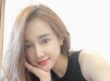 Ảnh sao 1/6: Nhã Phương xì tin