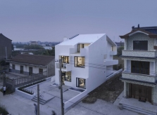 Anh thợ xây về quê dựng nhà 