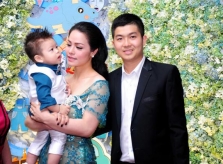 Nhật Kim Anh bức xúc khi bị tố bỏ bê con trai cho chồng cũ