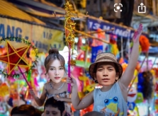 Ninh Dương Lan Ngọc – BB Trần dắt tay nhau đi chơi Trung thu
