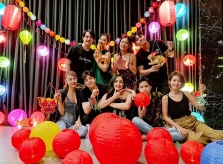 Ảnh sao 30/9: Noo Phước Thịnh khoác vai Mai Phương Thúy