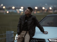 Noo Phước Thịnh tái xuất với hình tượng lạ lẫm giữa ồn ào bị kiện