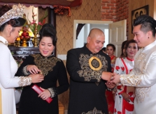 NSND Hồng Vân tổ chức lễ cưới cho con gái trong nước