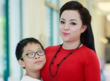 NSƯT Tố Nga: 'Chồng cũ chia sẻ cùng tôi áp lực nuôi con'