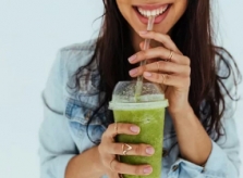 Nhờ 6 lợi ích này mà các sao đua nhau uống nước ép cần tây