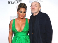 Vợ cũ tố Phil Collins bất lực, vài tháng không tắm