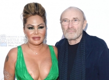 Phil Collins đuổi bạn đời ra khỏi nhà