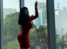 Ảnh sao 13/2: Phi Thanh Vân khoe body