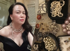 Phượng Chanel mê hoa tai ngọc trai