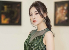 Phương Oanh diện váy xuyên thấu dự sự kiện