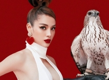 Phương Trinh Jolie vất vả quay MV với đại bàng