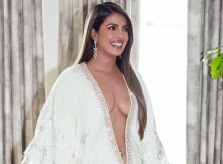 Priyanka Chopra yên tâm với váy hở bạo tại Grammy