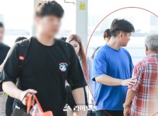 Quản lý của Black Pink bị chỉ trích khi đẩy người lớn tuổi