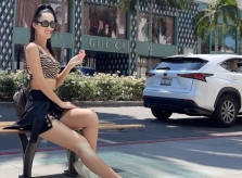 'Bom sex' Quỳnh Thy khoe dáng trên đất Mỹ