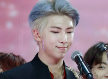 RM được ví 'bậc thầy ngôn ngữ' với bài phát biểu xúc động khi BTS đoạt Daesang