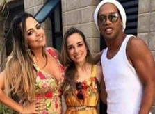 'Chuyện tình tay ba' của Ronaldinho và hai người đẹp