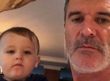 Cựu danh thủ Roy Keane khoe cháu