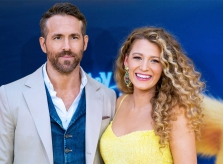 Cuộc sống ở nhà của Ryan Reynolds thời dịch