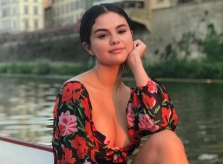 Selena Gomez đã làm gì để làn da dầu không bị bóng, sạch mụn?