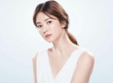 Song Hye Kyo giữ da đẹp nhờ mẹ