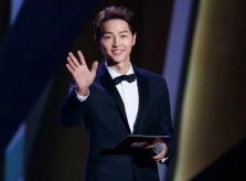Song Joong Ki dẫn khai mạc LHP Busan