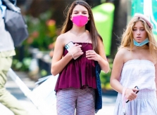 Thời trang xuống phố của Suri Cruise