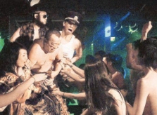 Những buổi tiệc triệu USD ở showbiz - sex, ma túy và cái chết trẻ